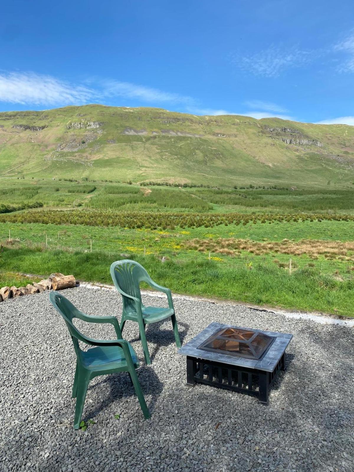 Campsie Luxury Pods With Hot Tub Hotell Glasgow Eksteriør bilde